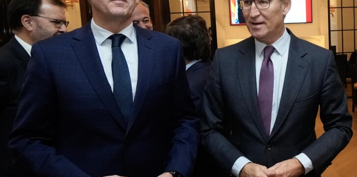 Alberto Núñez Feijóo presenta a Alfonso Rueda Valenzuela en el desayuno informativo de Europa Press