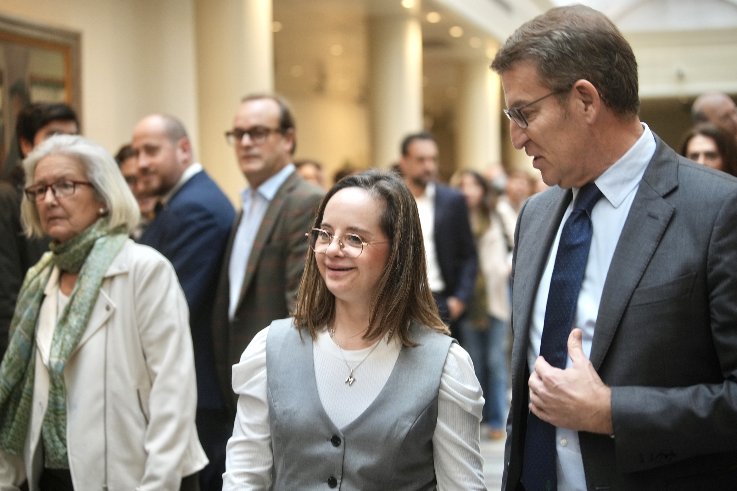 Alberto Núñez Feijóo y Mar Galcerán en el pleno del Congreso celebrada en el Senado
