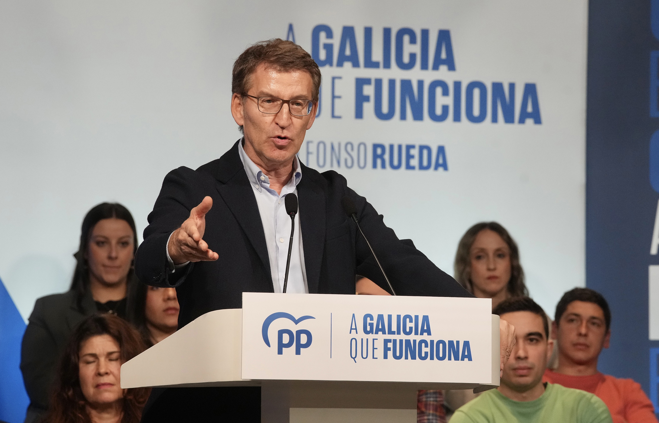 Alberto Núñez Feijóo en el mitin del PP en Ortigueira