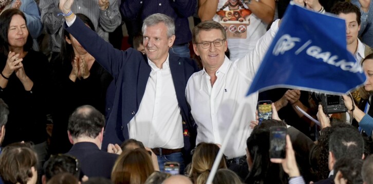 Mitin en la plaza de toros de Pontevedra