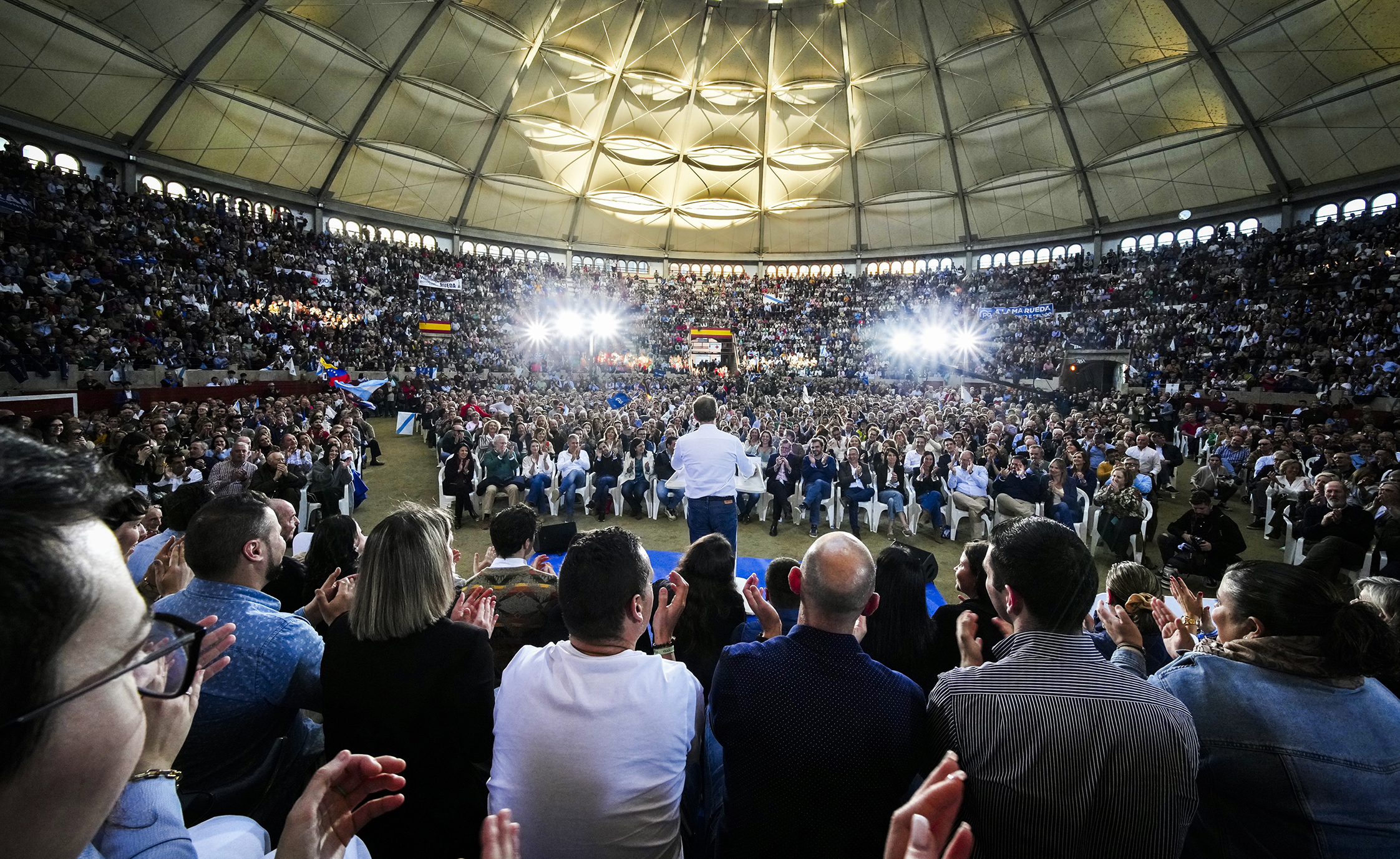 Mitin en la plaza de toros de Pontevedra