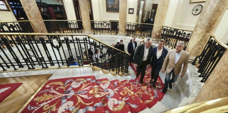 Feijóo presenta el libro de Javier de Andrés en la Sociedad Bilbaína