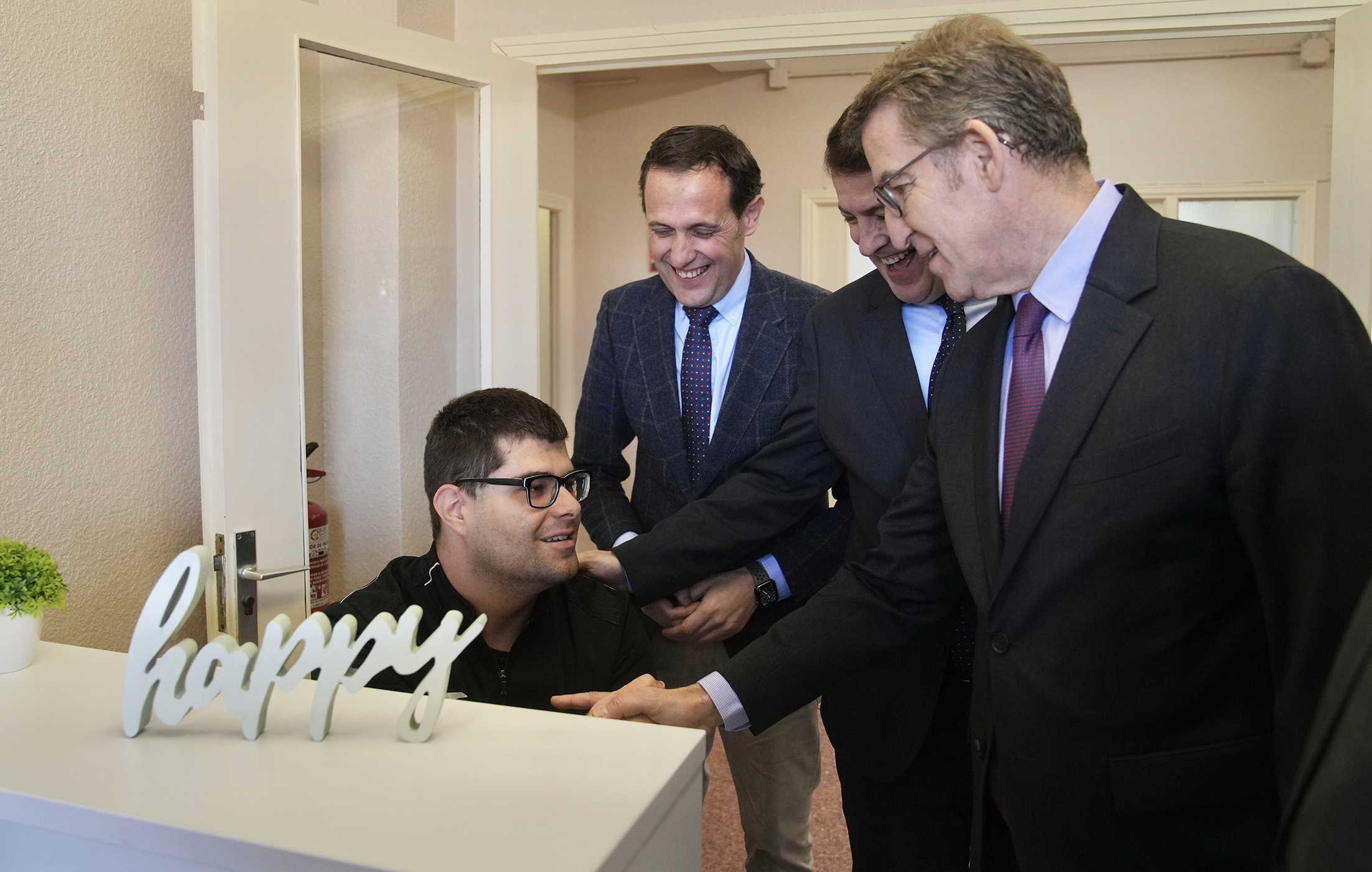 Alberto Núñez Feijóo visita un centro de educación, en Valladolid