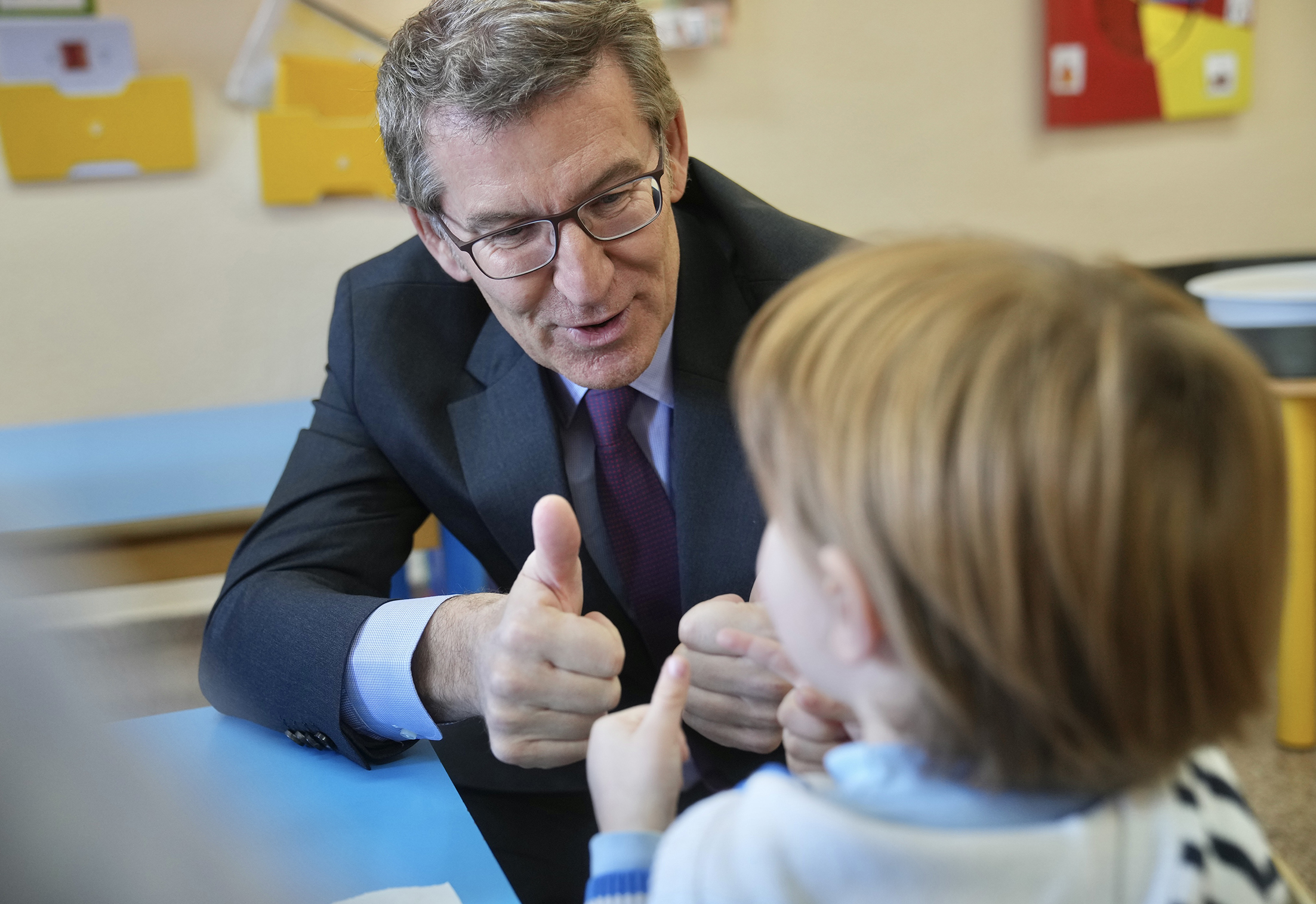 Alberto Núñez Feijóo visita un centro de educación, en Valladolid