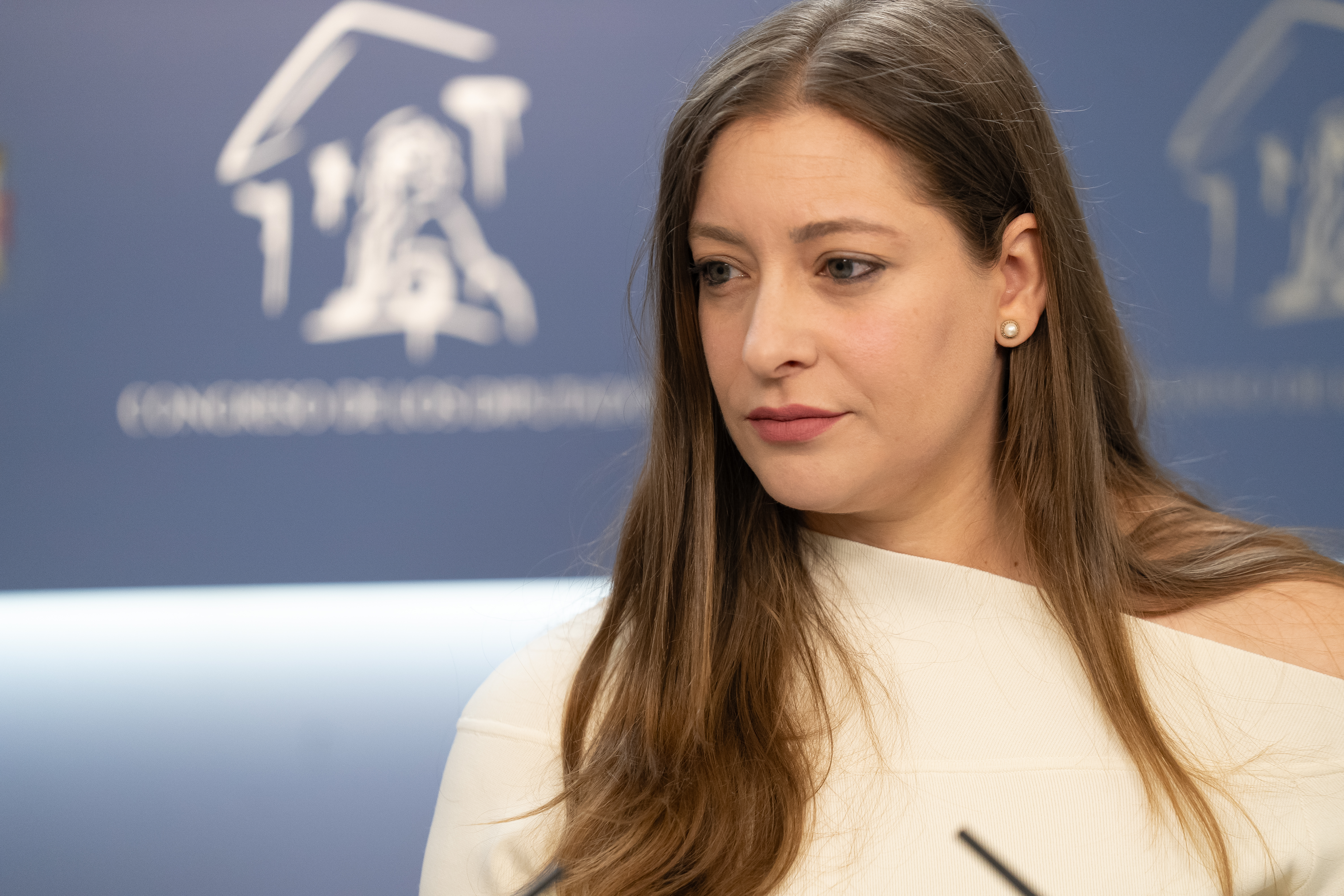 Ester Muñoz califica de “deleznable y humillante” el trato de Sánchez a sus  compañeros: “Todo el que está en su Gobierno necesita el requisito de  carecer de dignidad” - Partido Popular