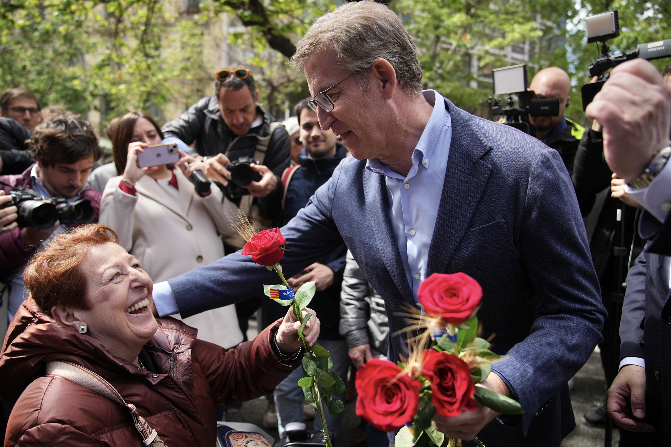 Alberto Núñez Feijóo visita Barcelona por Sant Jordi
