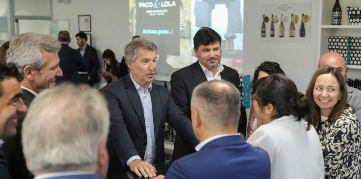 Feijóo visita a la bodega Paco y Lola