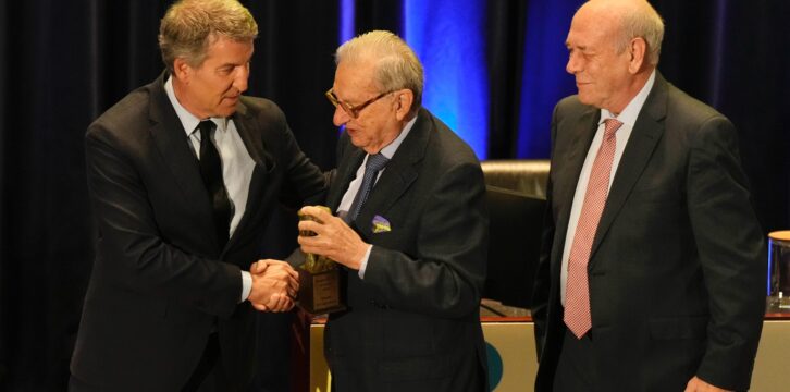 Feijóo participa en el XII Congreso Nacional de Organizaciones de Mayores en Vigo