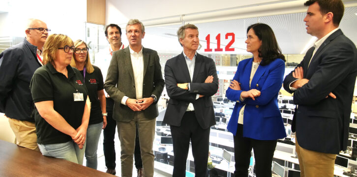 Alberto Núñez Feijóo y Alfonso Rueda visitan las instalaciones de CIAE 112 Galicia en A Estrada (Pontevedra)