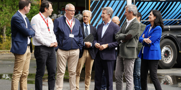 Alberto Núñez Feijóo y Alfonso Rueda visitan las instalaciones de CIAE 112 Galicia en A Estrada (Pontevedra)