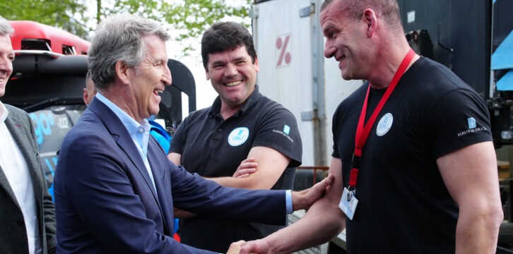 Alberto Núñez Feijóo y Alfonso Rueda visitan las instalaciones de CIAE 112 Galicia en A Estrada (Pontevedra)