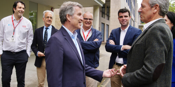 Alberto Núñez Feijóo y Alfonso Rueda visitan las instalaciones de CIAE 112 Galicia en A Estrada (Pontevedra)