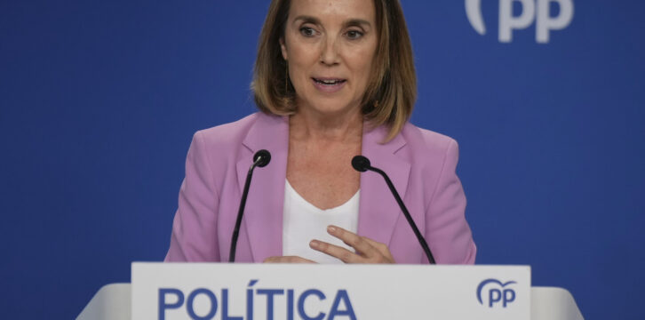 Cuca Gamarra en rueda de prensa