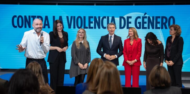 Feijóo interviene en un acto con motivo del Día Internacional de la Eliminación de la Violencia contra la Mujer
