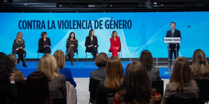 Feijóo interviene en un acto con motivo del Día Internacional de la Eliminación de la Violencia contra la Mujer