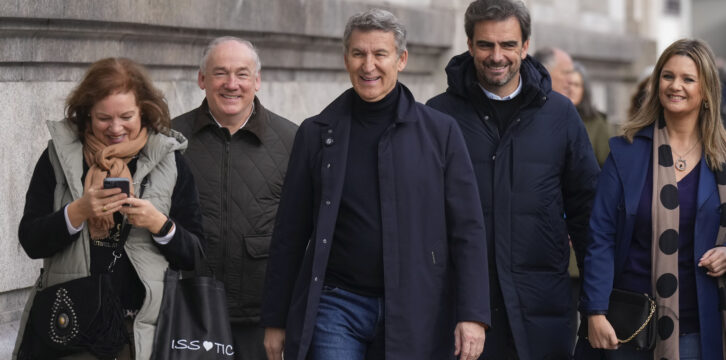 Alberto Núñez Feijóo, en su visita al mercado de A Coruña
