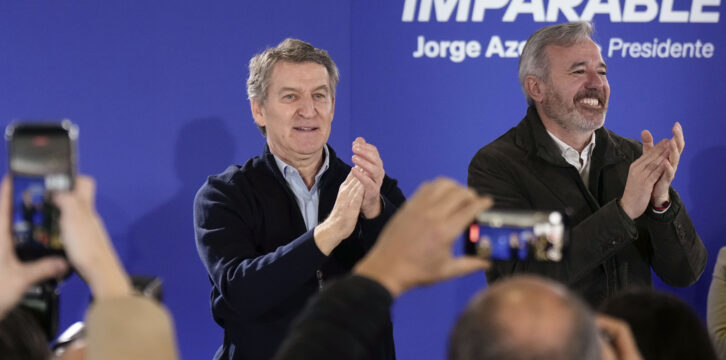 Alberto Núñez Feijóo y Jorge Azcón en un mitin en Calatayud