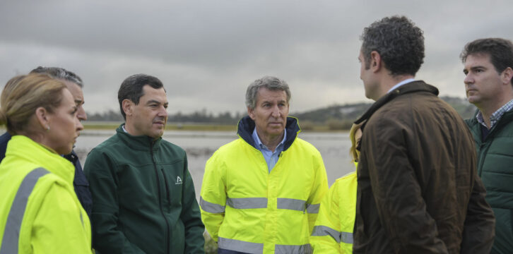 Feijóo y Juanma Moreno visitan zonas afectadas por las inundaciones