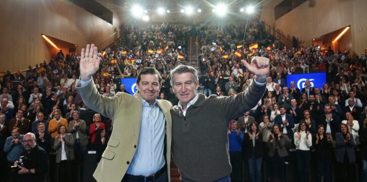 Feijóo y Mañueco clausuran un mitin en Ávila