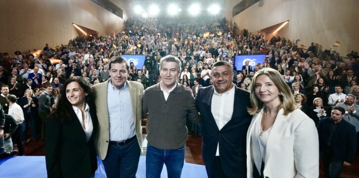 Feijóo y Mañueco clausuran un mitin en Ávila