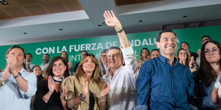 Feijóo y Juanma Moreno en la clausura de la Intermunicipal del PP de Andalucía en Córdoba