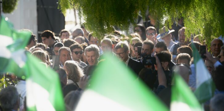 Feijóo clausura un mitin del PP en Tomares (Sevilla)