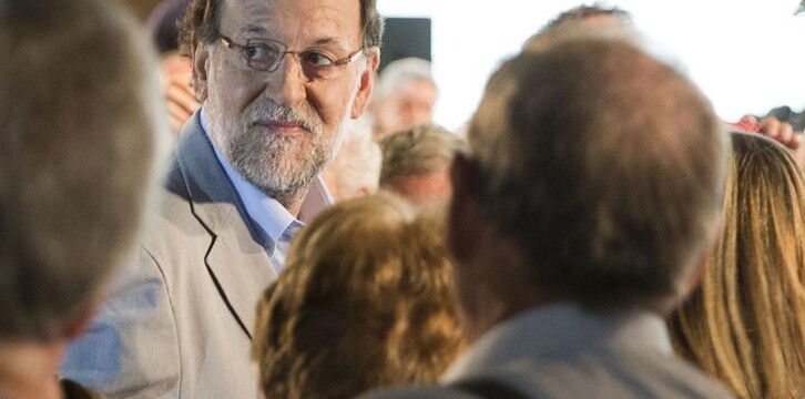 Mariano Rajoy saluda a los asistentes del acto de lleída