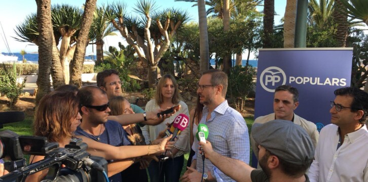Javier Maroto clausura un acto de NNGG en Ibiza