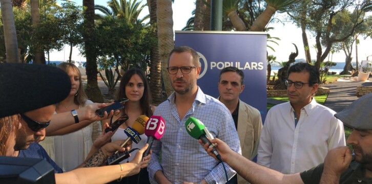 Javier Maroto clausura un acto de NNGG en Ibiza