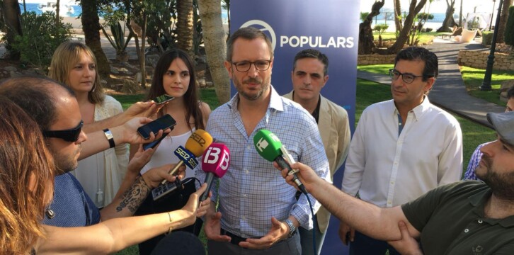 Javier Maroto clausura un acto de NNGG en Ibiza