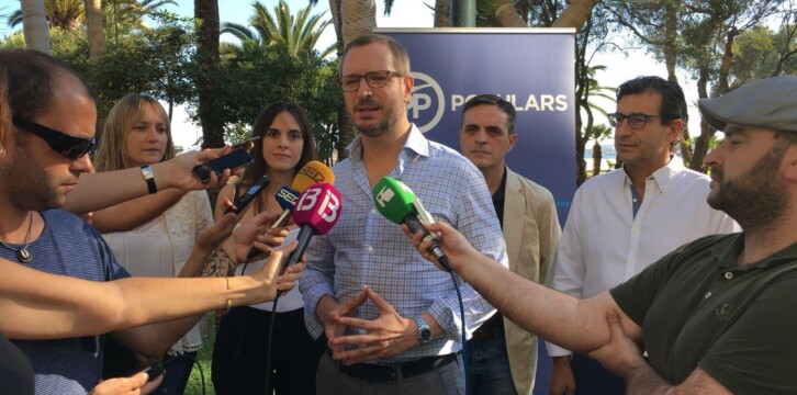 Javier Maroto clausura un acto de NNGG en Ibiza