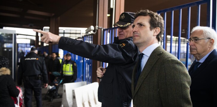 Pablo Casado y Juan José Imbroda en la frontera de Melilla.