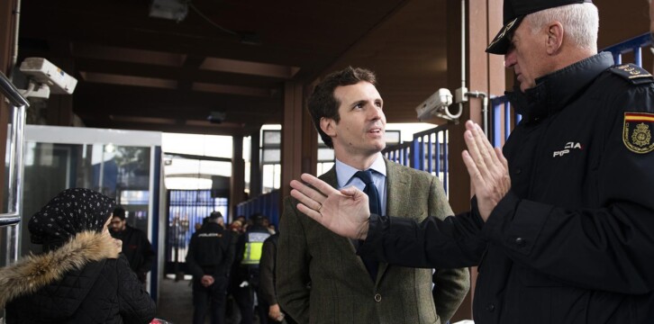 Pablo Casado y Juan José Imbroda en la frontera de Melilla.