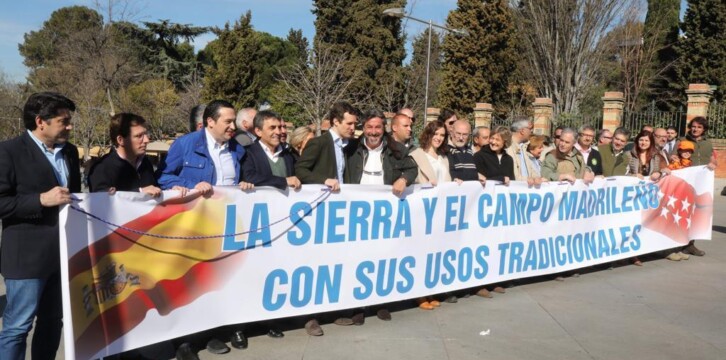 Pablo Casado acude a apoyar la manifestación en defensa del mundo rural