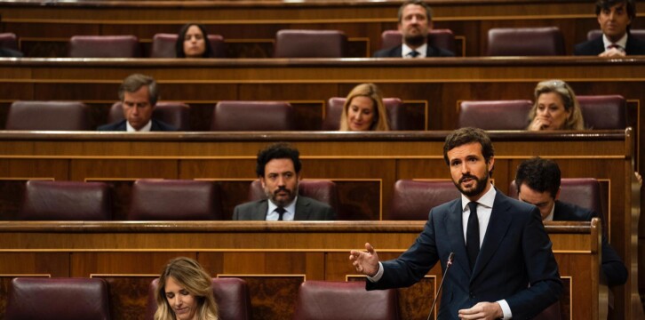 El presidente nacional del Partido Popular, Pablo Casado, interviene en la Sesión de Control al Gobierno