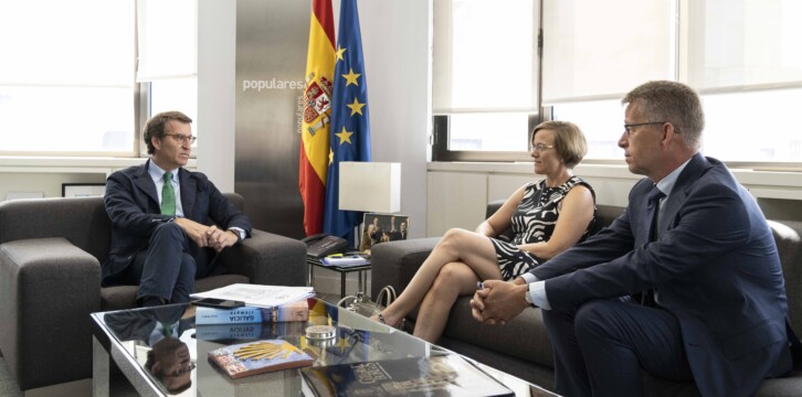 El presidente Alberto Núñez Feijoó se reúne con el embajador de Suecia y la embajadora de Finlandia