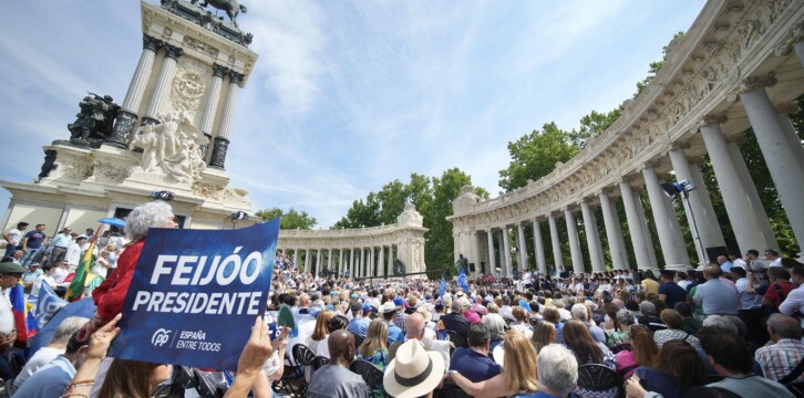 Alberto Núñez Feijóo durante su intervención en el acto 'Pasar página e iniciar el cambio en España'