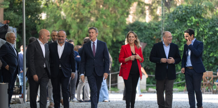 Feijóo presenta el Plan de Inmigración del Partido Popular en Barcelona