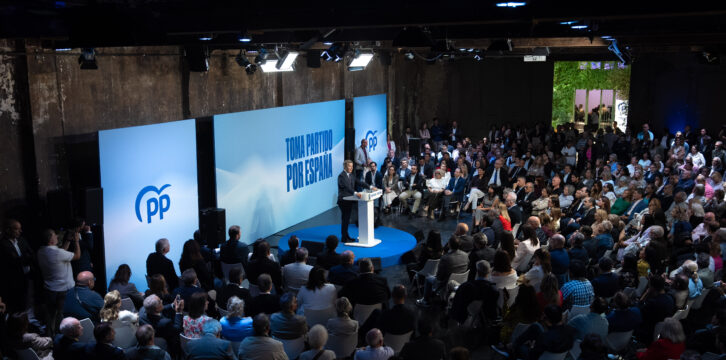 Feijóo presenta el Plan de Inmigración del Partido Popular en Barcelona