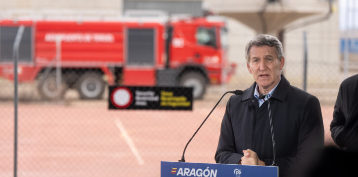 Feijóo y Azcón visitan el aeropuerto de Teruel