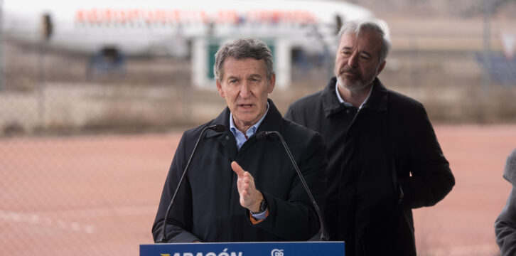 Feijóo y Azcón visitan el aeropuerto de Teruel