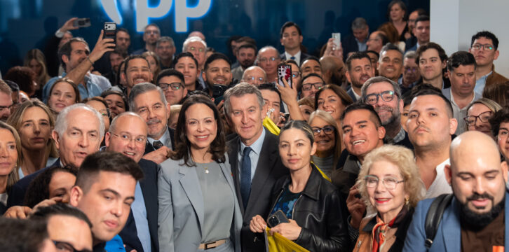 Alberto Núñez Feijóo mantiene un encuentro con María Corina Machado