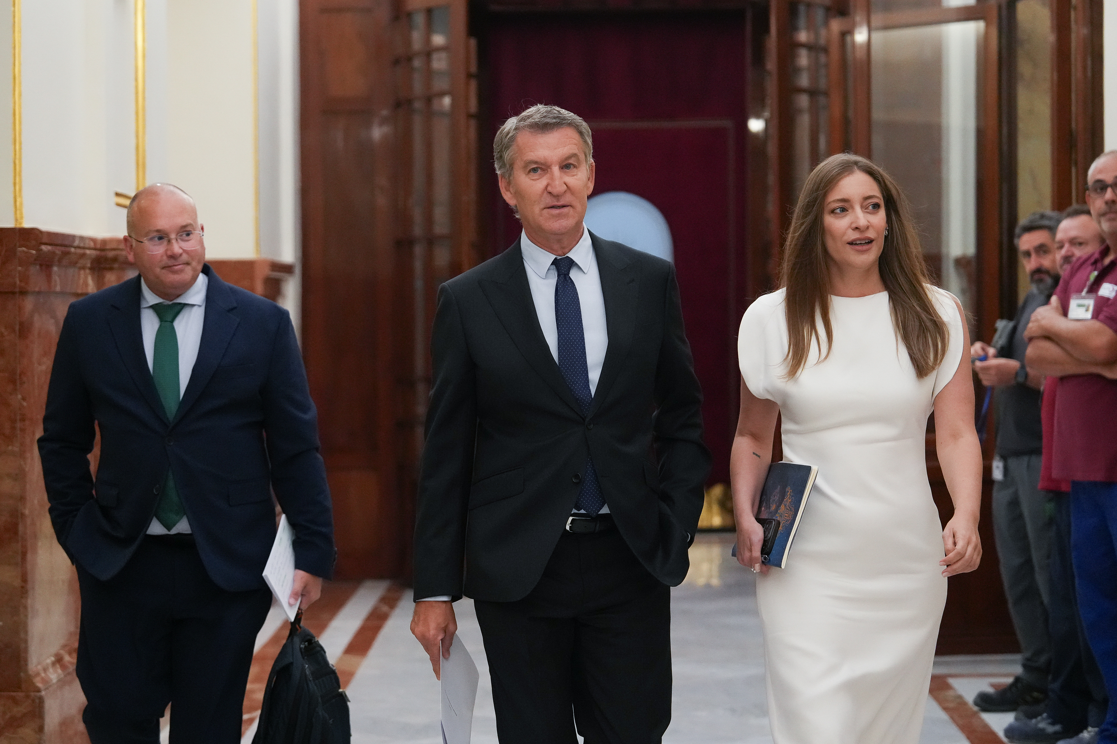 Feijóo se reúne con consejeros de Educación del PP para evaluar resultados de PISA 2025 y proponer reforma educativa