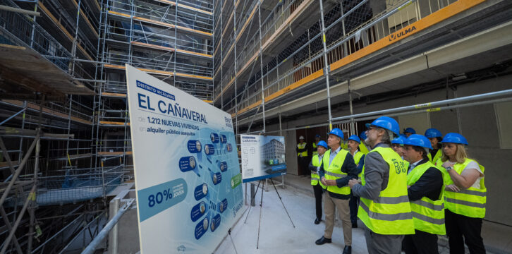 Feijóo visita Vivienda Pública El Cañaveral 15.09.26