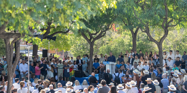 Alberto Núñez Feijóo clausura un acto en Badalona.