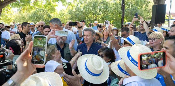 Alberto Núñez Feijóo clausura un acto en Badalona.