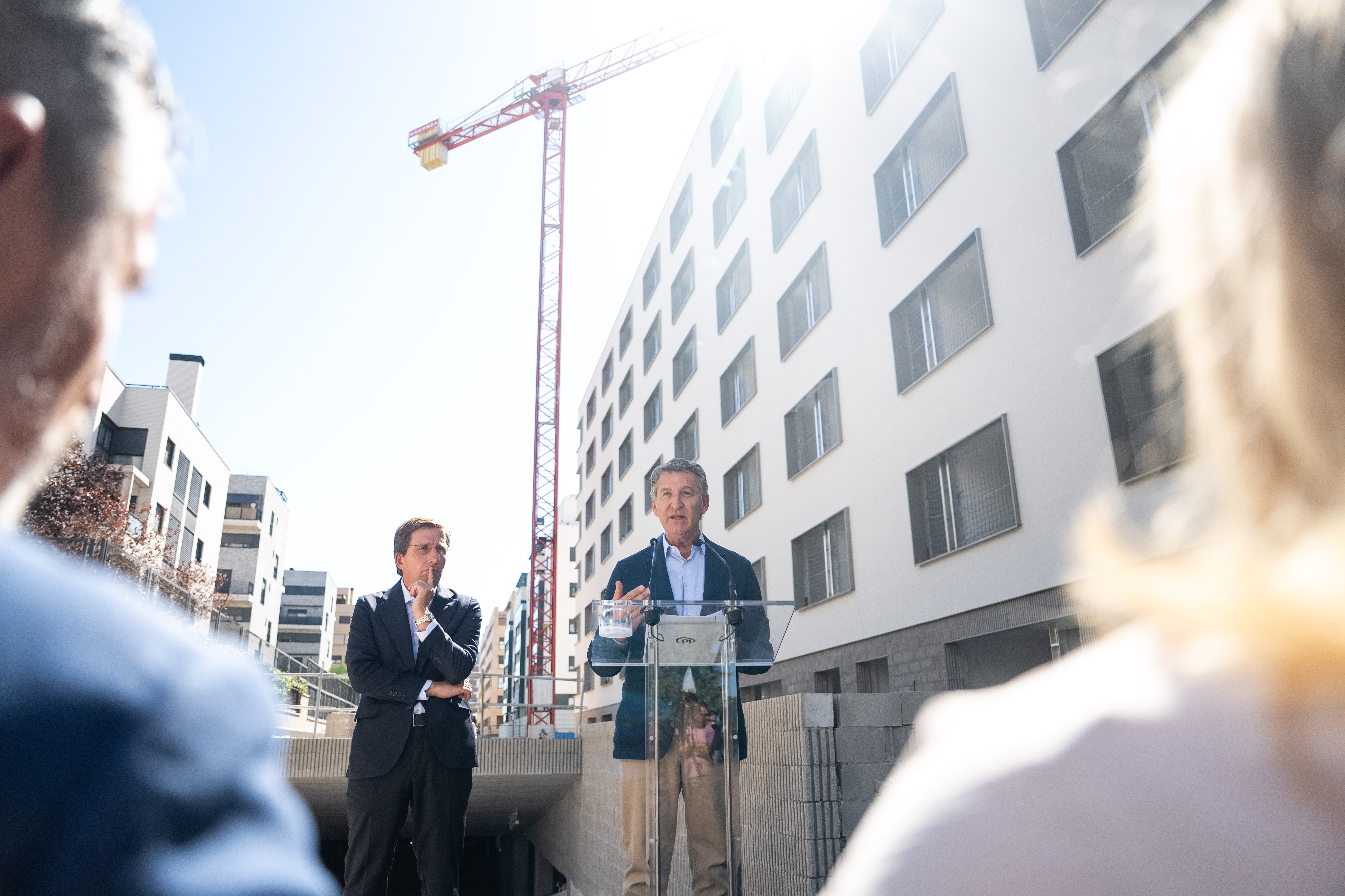 Feijóo presenta su plan de vivienda para jóvenes con ayudas fiscales de hasta 26.000 euros